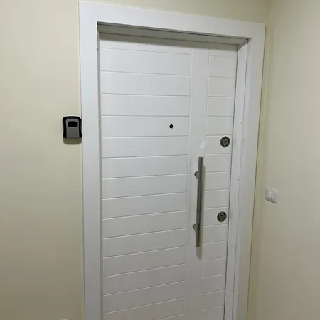 Le Bon 2 * Tiran